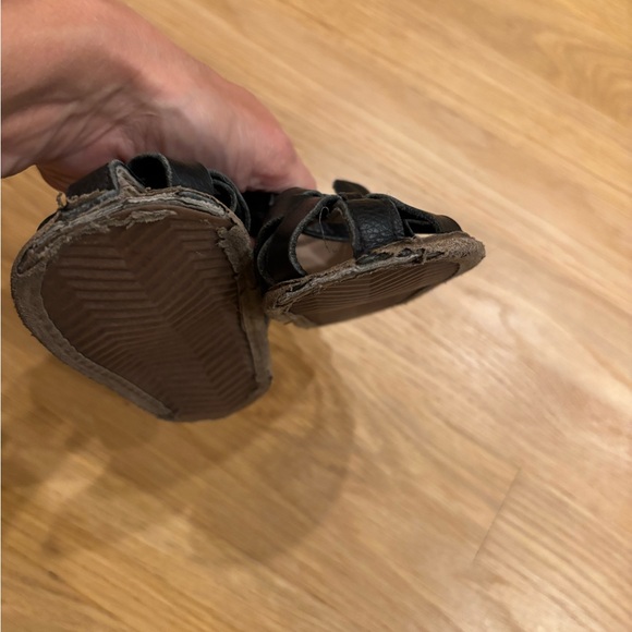 Little Love Bug | The Closed Toe Sandal in black with weatherproof sole | sz 6 - Picture 5 of 5